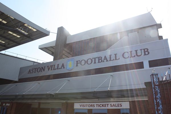 9次扑救力保零封，弗莱肯当选曼城vs勒沃库森全场最佳（弗莱肯9次神扑零封，对曼城战勒沃库森当选全场最佳）