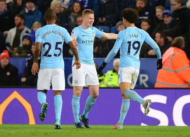 足球职业化的全球趋势（全球足球职业化潮流）