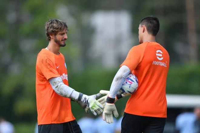 德转列希腊球员历史身价前10：马诺拉斯4500万第1，帕帕上榜（德转盘点希腊球员历史最高身价TOP10：马诺拉斯4500万居首，帕帕入围）