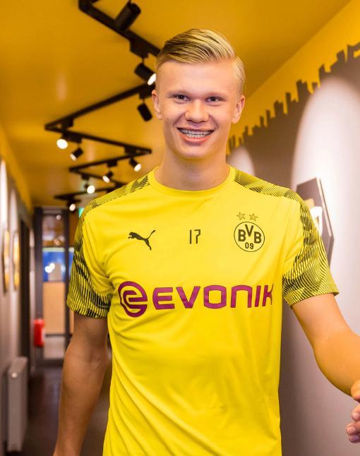 跟队记者：尤文仍在关注帕尔马中场贝尔纳韦