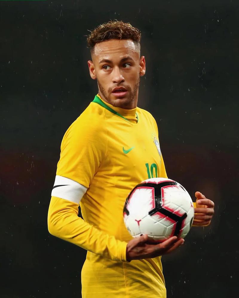 记者：国安厨师将退休，俱乐部将为其举办特殊的“退役”仪式（记者：国安厨师将告别岗位，俱乐部准备一场独特的“退役”仪式）