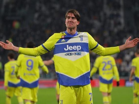 欧洲足坛夏窗转会：利物浦3500万欧签下莱昂尼（欧洲夏窗重磅：利物浦以3500万欧元签下莱昂尼）